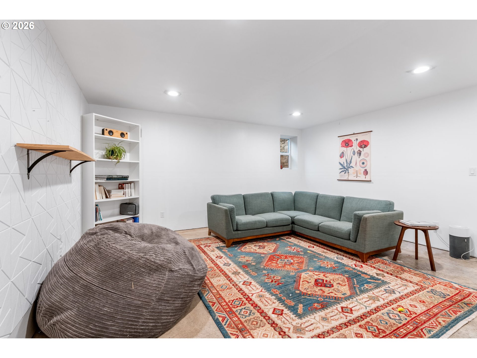 1114 9th Street Hood River, OR 97031 - Photo 34 of 48 a living room with furniture and a rug