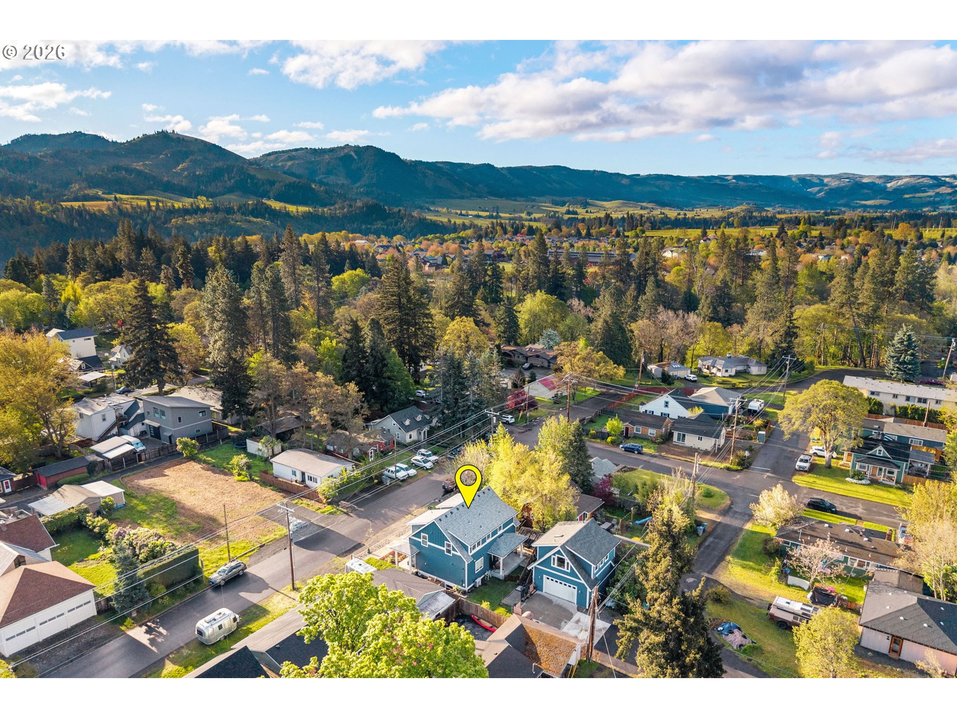 1114 9th Street Hood River, OR 97031 - Photo 48 of 48 a view of lake and mountain
