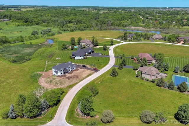 $150,000 | 5 Derek Drive, Elburn, IL 60119