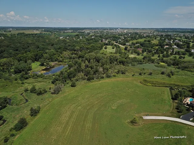 $150,000 | 5 Derek Drive, Elburn, IL 60119