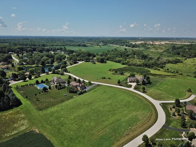 $150,000 | 5 Derek Drive, Elburn, IL 60119