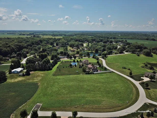 $150,000 | 5 Derek Drive, Elburn, IL 60119