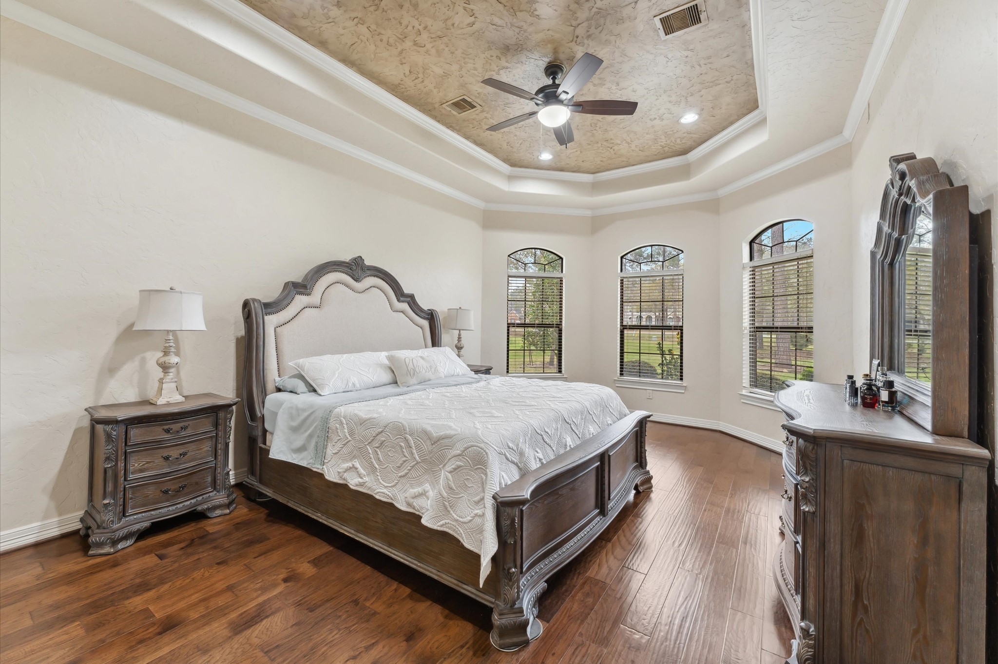 18316 Wisp Willow Way Porter, TX 77365 - Photo 8 of 32 Large primary suite featuring bay windows.