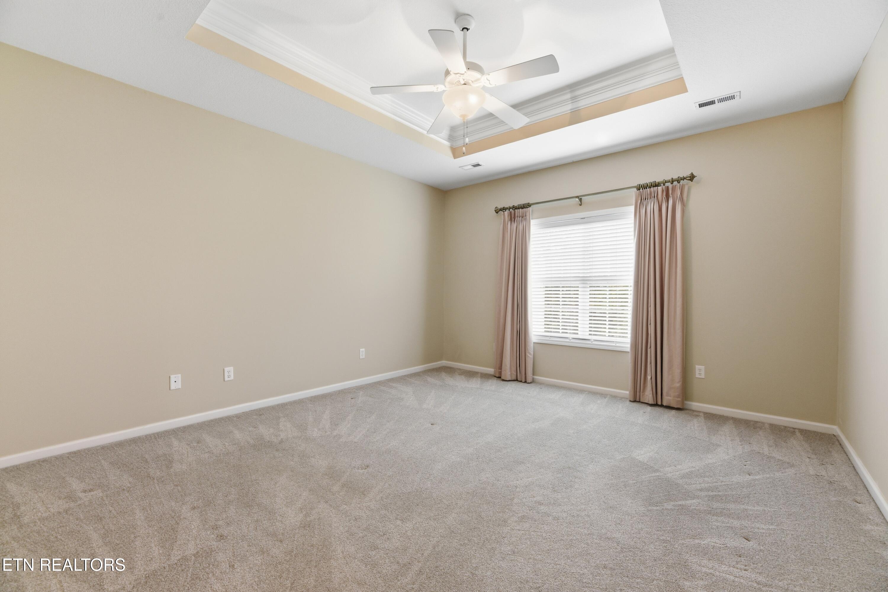 115 Devanshire Court Oak Ridge, TN 37830 - Photo 18 of 33 Primary bedroom