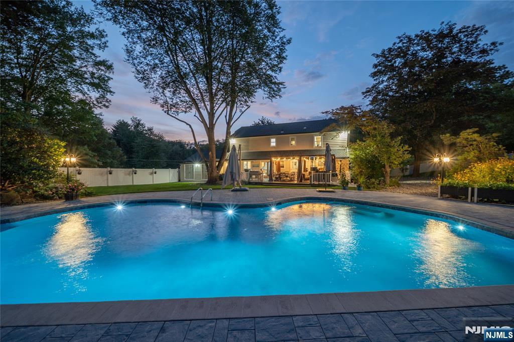 3 Osborne Court Mahwah, NJ 07430 - Photo 2 of 12