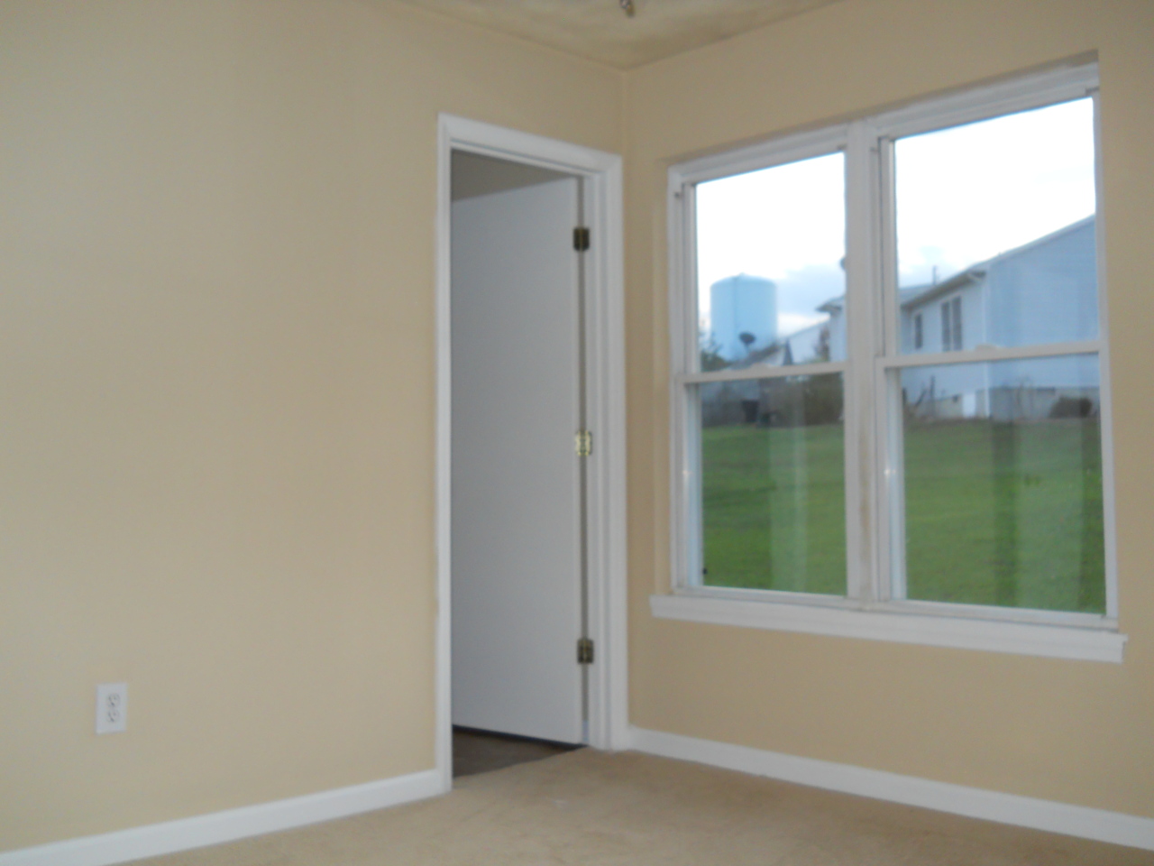 8266 Reservoir Road Roanoke, VA 24019 - Photo 5 of 12 DSCN0230