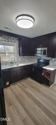 $1,250 | 405 Edward Street, Durham, NC 27701