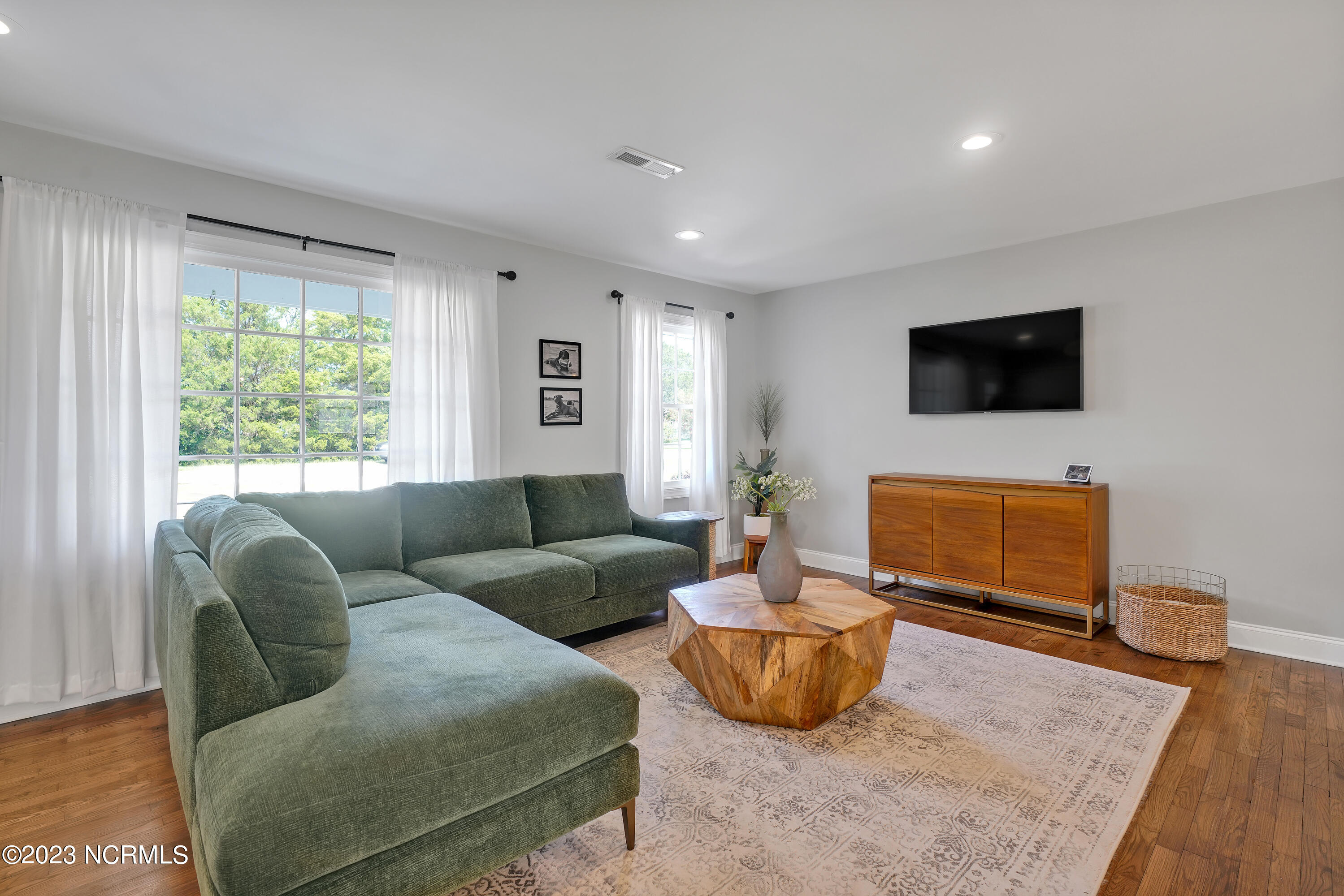 126 Spartan Road Wilmington, NC 28405 - Photo 6 of 38 126SpartanRoad-6