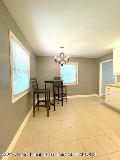 2121 Riverside Court Lansing, MI 48906 - Photo 13 of 34 Dining Area