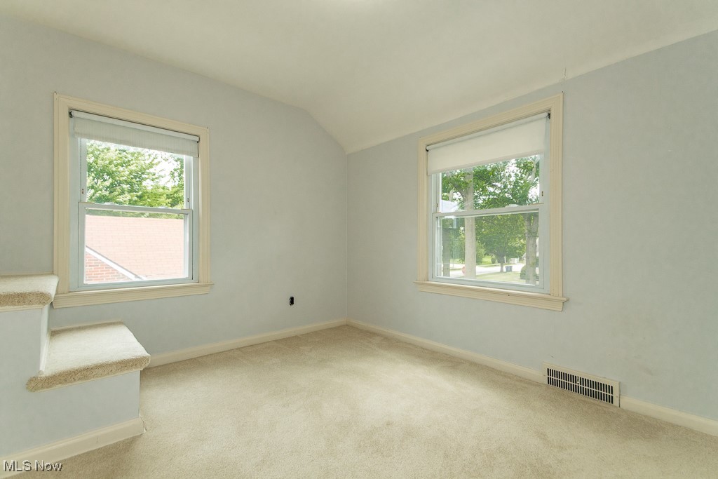 1656 Lyndhurst Road Lyndhurst, OH 44124 - Photo 15 of 39