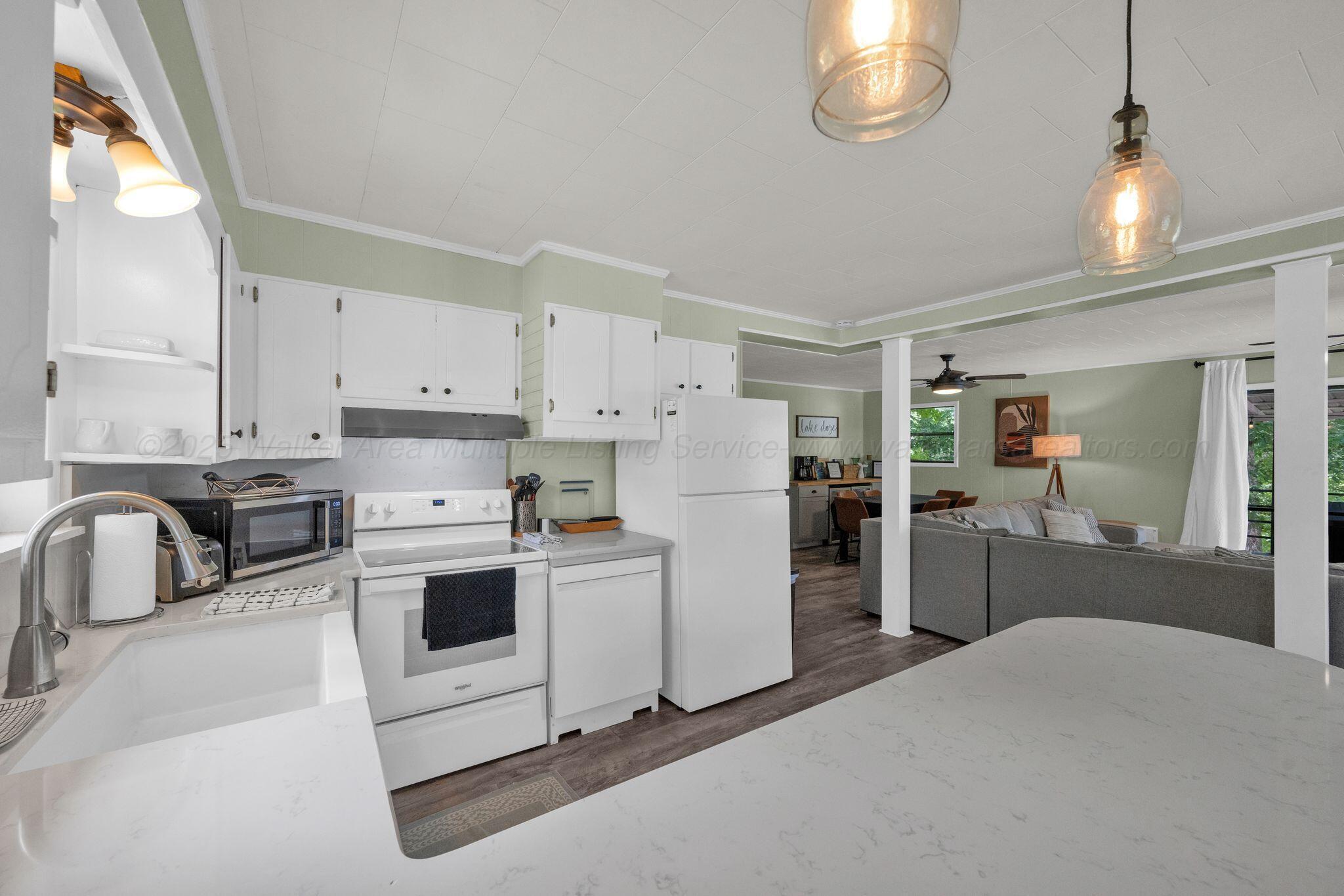 93 Rutledge Drive Jasper, AL 35504 - Photo 9 of 43 Kitchen