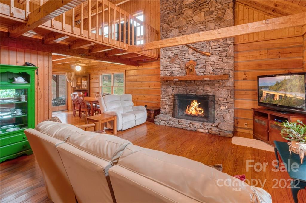 624 James Chapel Road Clyde, NC 28721 - Photo 6 of 46