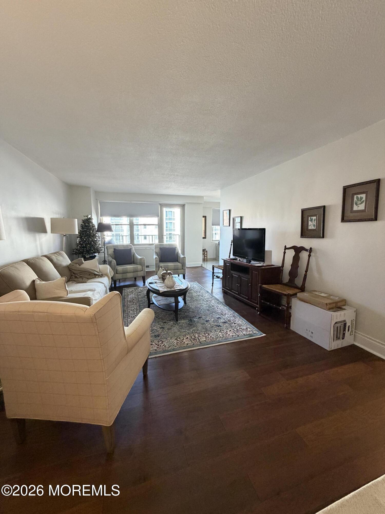 28 Riverside Avenue, Unit 7K Red Bank, NJ 07701 - Photo 10 of 58 Living Room