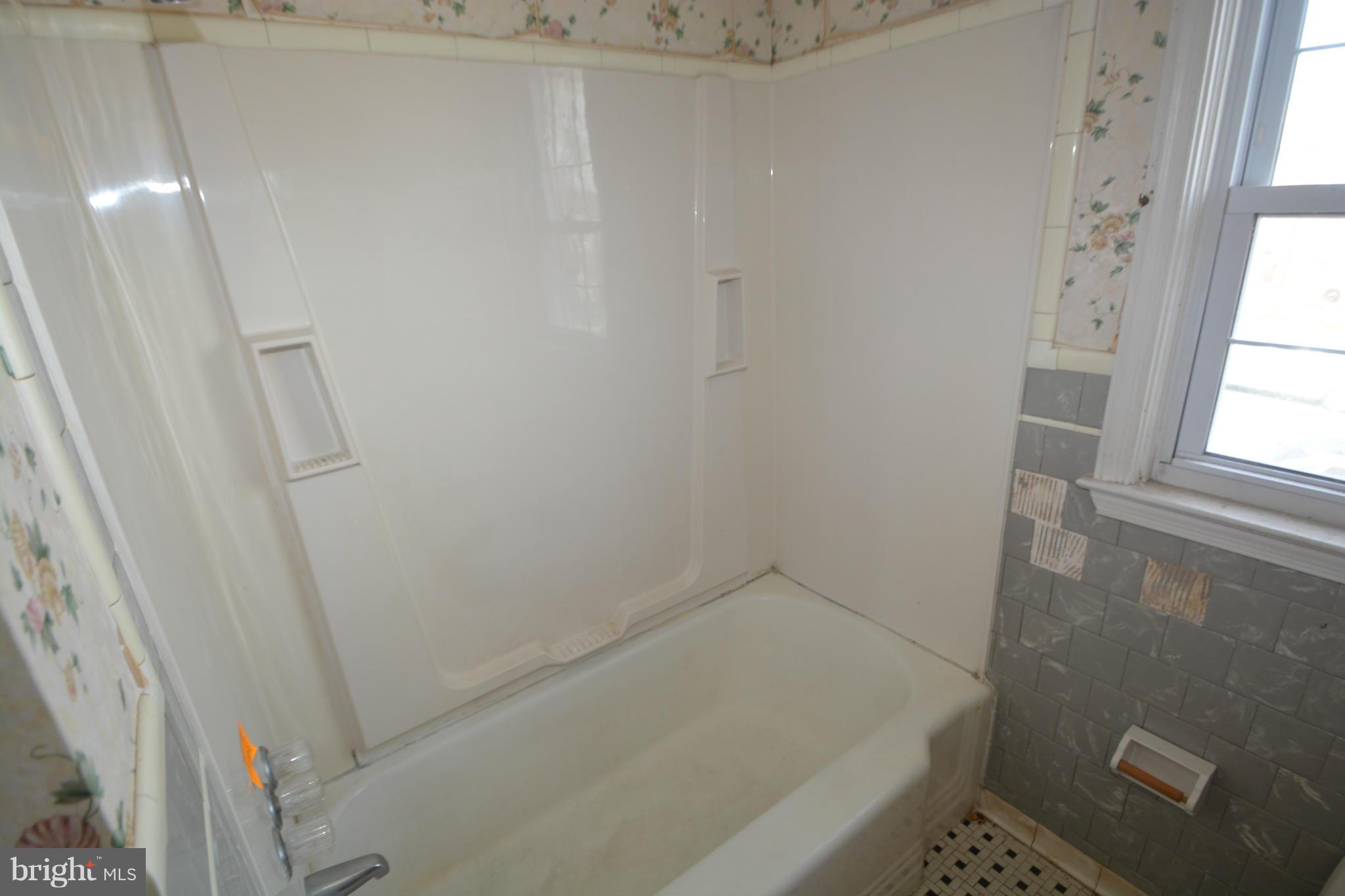 1409 Clairidge Road Baltimore, MD 21207 - Photo 14 of 20 Bath