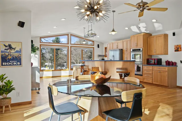 $795,500 | 5018 Sunrise Ridge Trail, Middleton, WI 53562