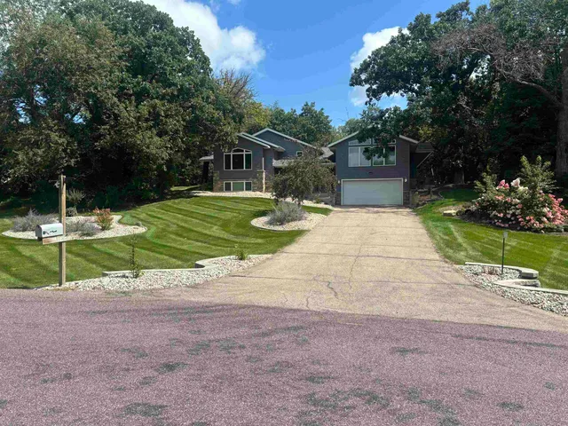 $795,500 | 5018 Sunrise Ridge Trail, Middleton, WI 53562