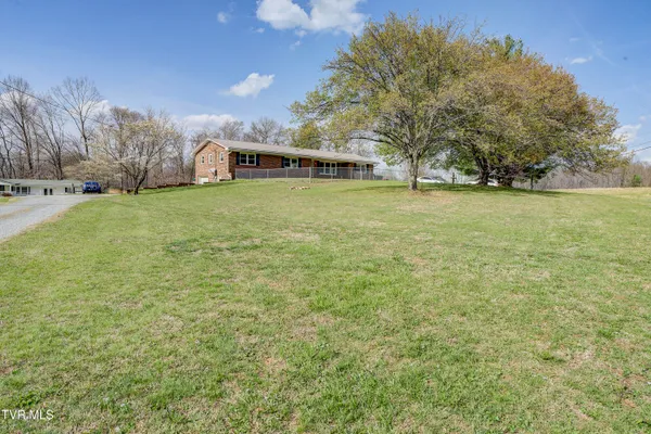 $389,900 | 2686 Siam Road, Elizabethton, TN 37643