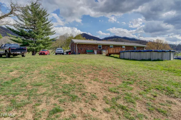 $389,900 | 2686 Siam Road, Elizabethton, TN 37643