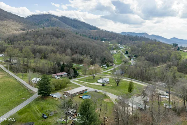 $389,900 | 2686 Siam Road, Elizabethton, TN 37643