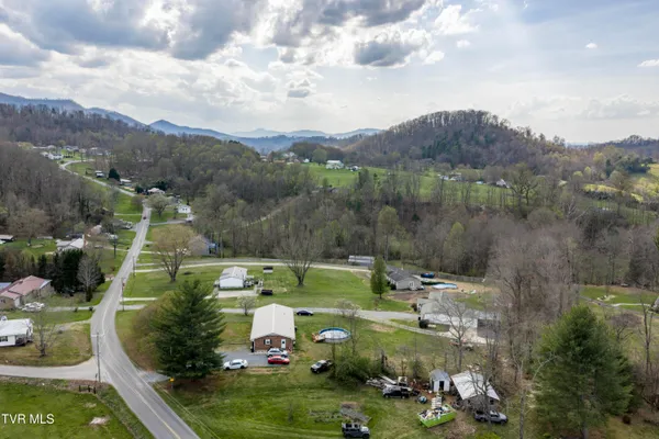 $389,900 | 2686 Siam Road, Elizabethton, TN 37643