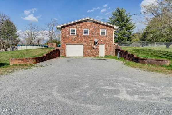 $389,900 | 2686 Siam Road, Elizabethton, TN 37643