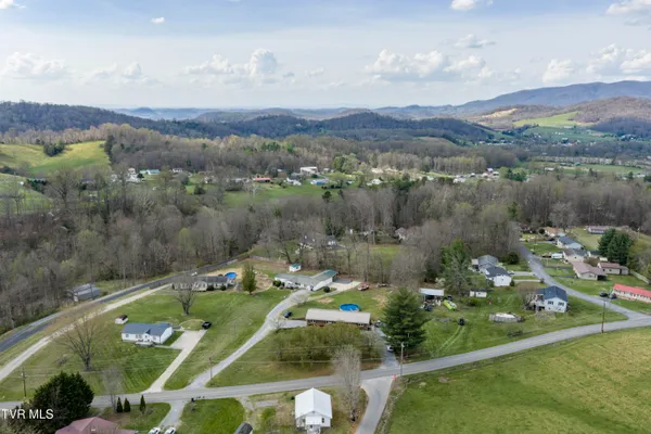$389,900 | 2686 Siam Road, Elizabethton, TN 37643