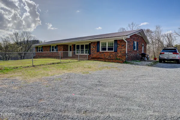 $389,900 | 2686 Siam Road, Elizabethton, TN 37643