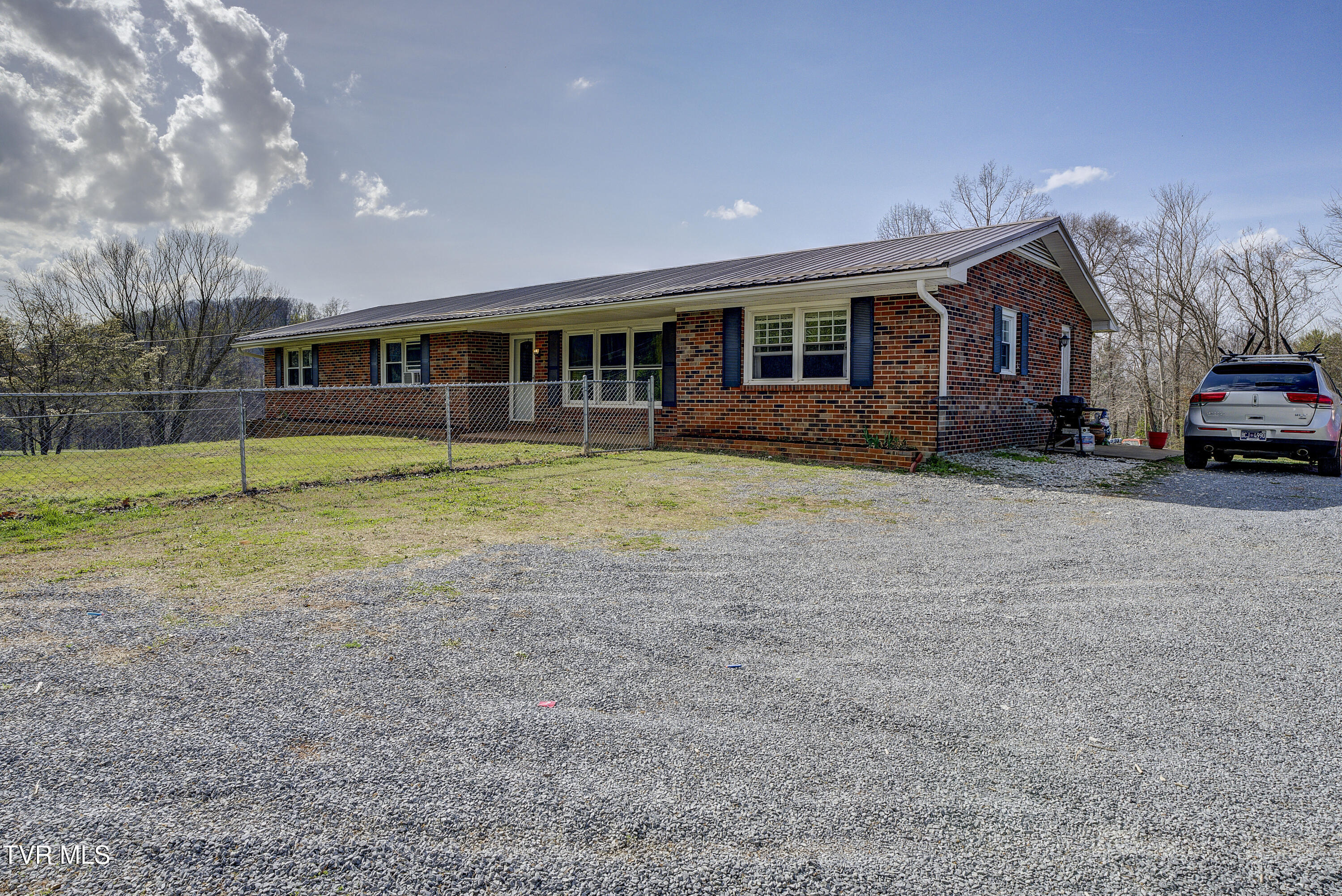 2686 Siam Road Elizabethton, TN 37643 - Photo 7 of 63 Siam-46