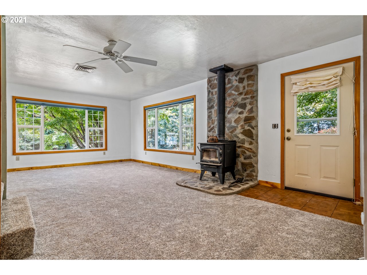 20718 Hazelnut Ridge Road Scotts Mills, OR 97375 - Photo 12 of 31 Gallery Image 12