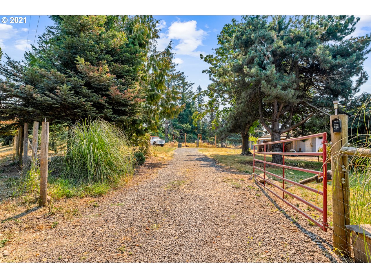 20718 Hazelnut Ridge Road Scotts Mills, OR 97375 - Photo 3 of 31 Gallery Image 3