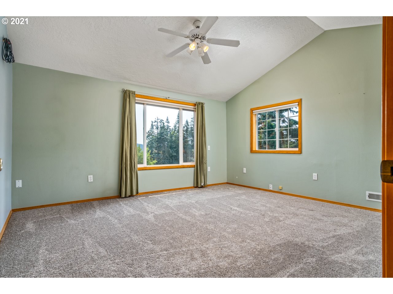 20718 Hazelnut Ridge Road Scotts Mills, OR 97375 - Photo 21 of 31 Gallery Image 21
