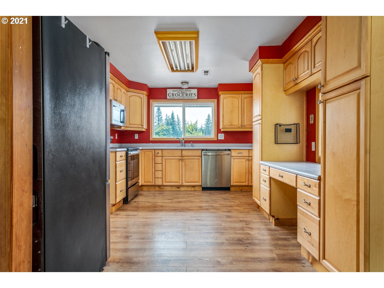 20718 Hazelnut Ridge Road Scotts Mills, OR 97375 - Photo 8 of 31 Gallery Image 8