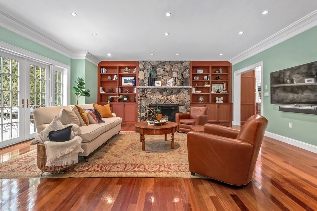 25 Myopia Road Winchester, MA 01890 - Photo 8 of 39