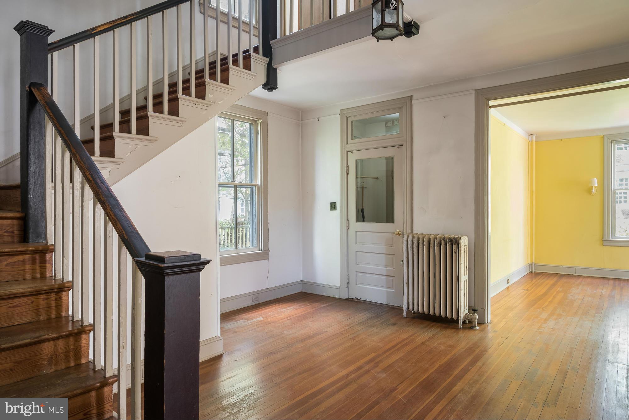 85 Shipwright Street Annapolis, MD 21401 - Photo 3 of 29 Spacious, Inviting Foyer