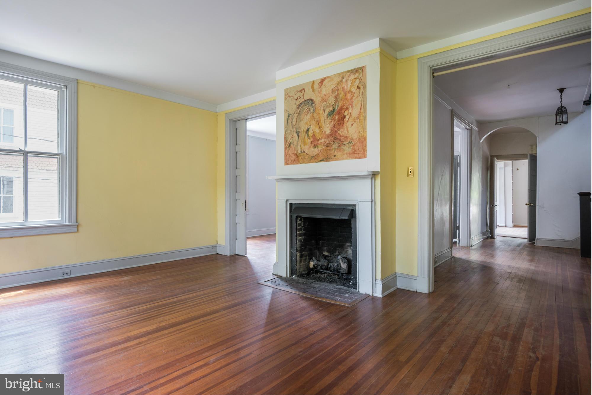 85 Shipwright Street Annapolis, MD 21401 - Photo 5 of 29 Living Room with Fireplace