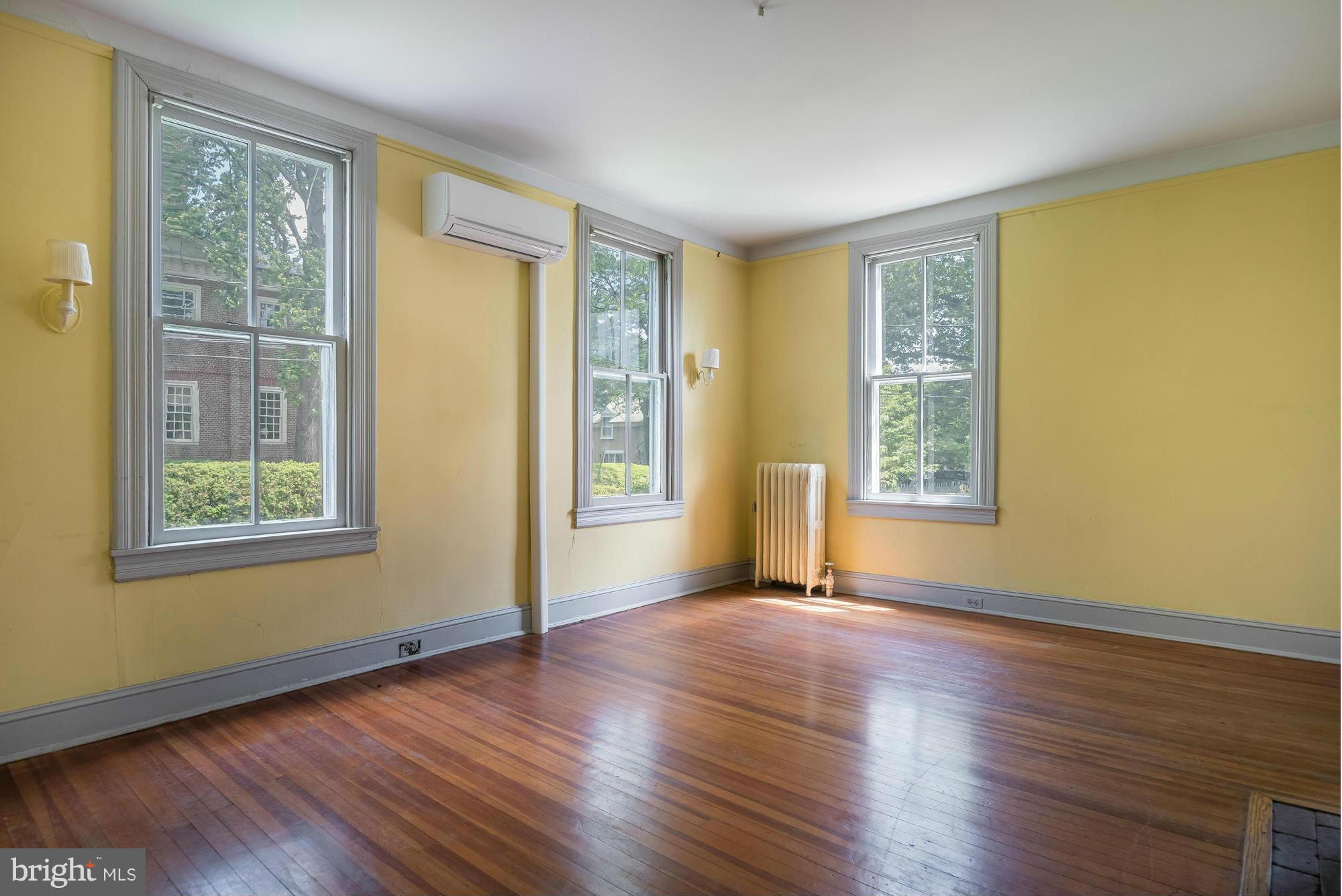 85 Shipwright Street Annapolis, MD 21401 - Photo 6 of 29 Dining Room with Fireplace