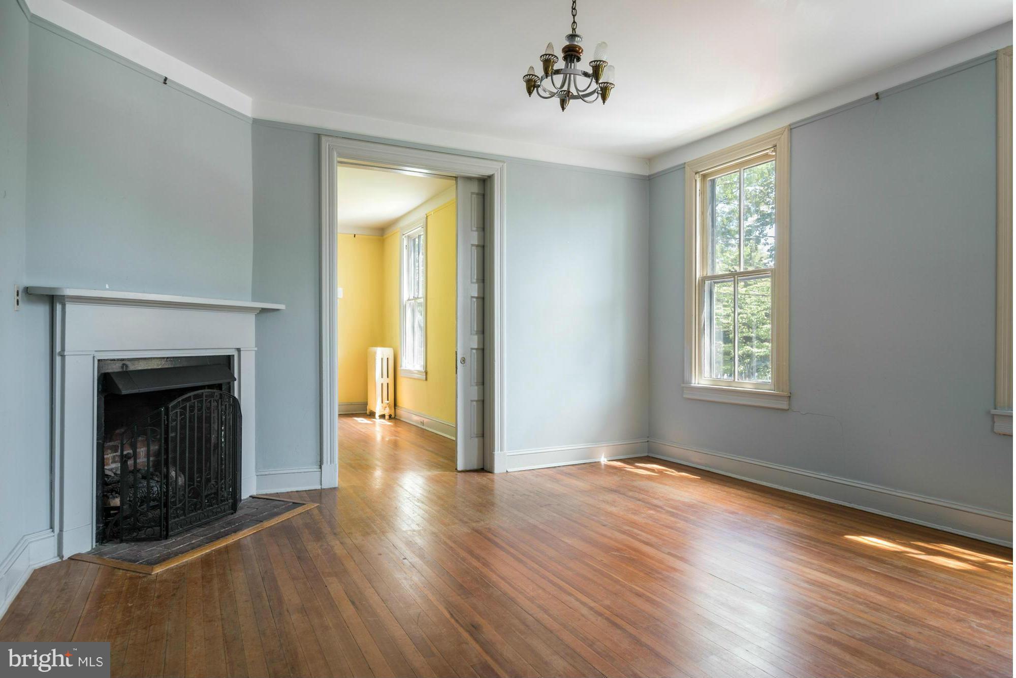 85 Shipwright Street Annapolis, MD 21401 - Photo 8 of 29 Dining Room with Gleaming Wood Floors