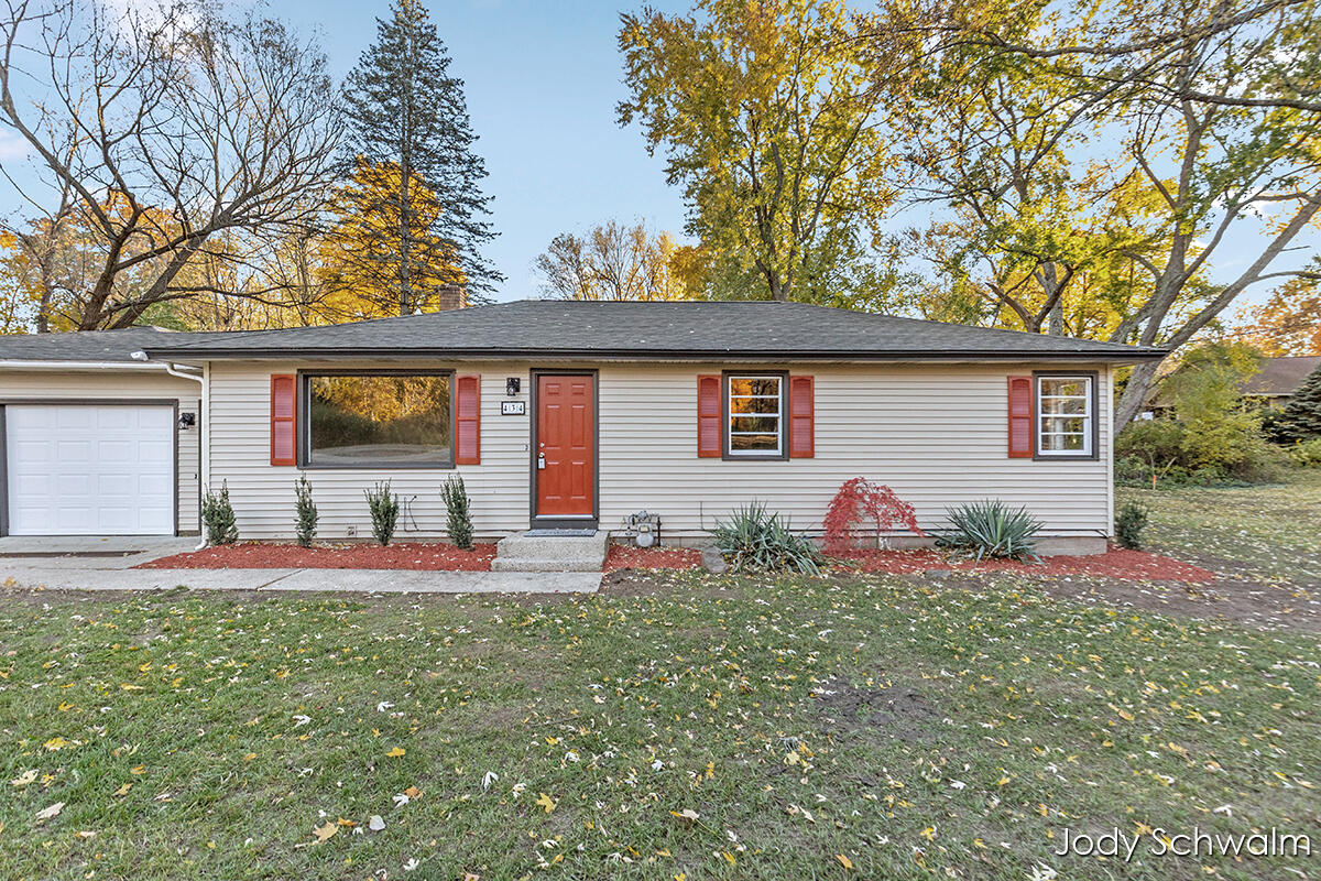 434 Riley Street Holland, MI 49424 - Photo 3 of 47 IMG_1002