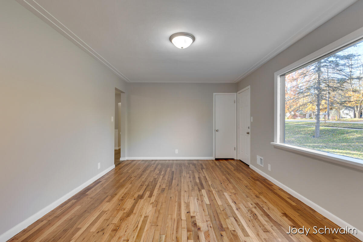 434 Riley Street Holland, MI 49424 - Photo 6 of 47 IMG_1004