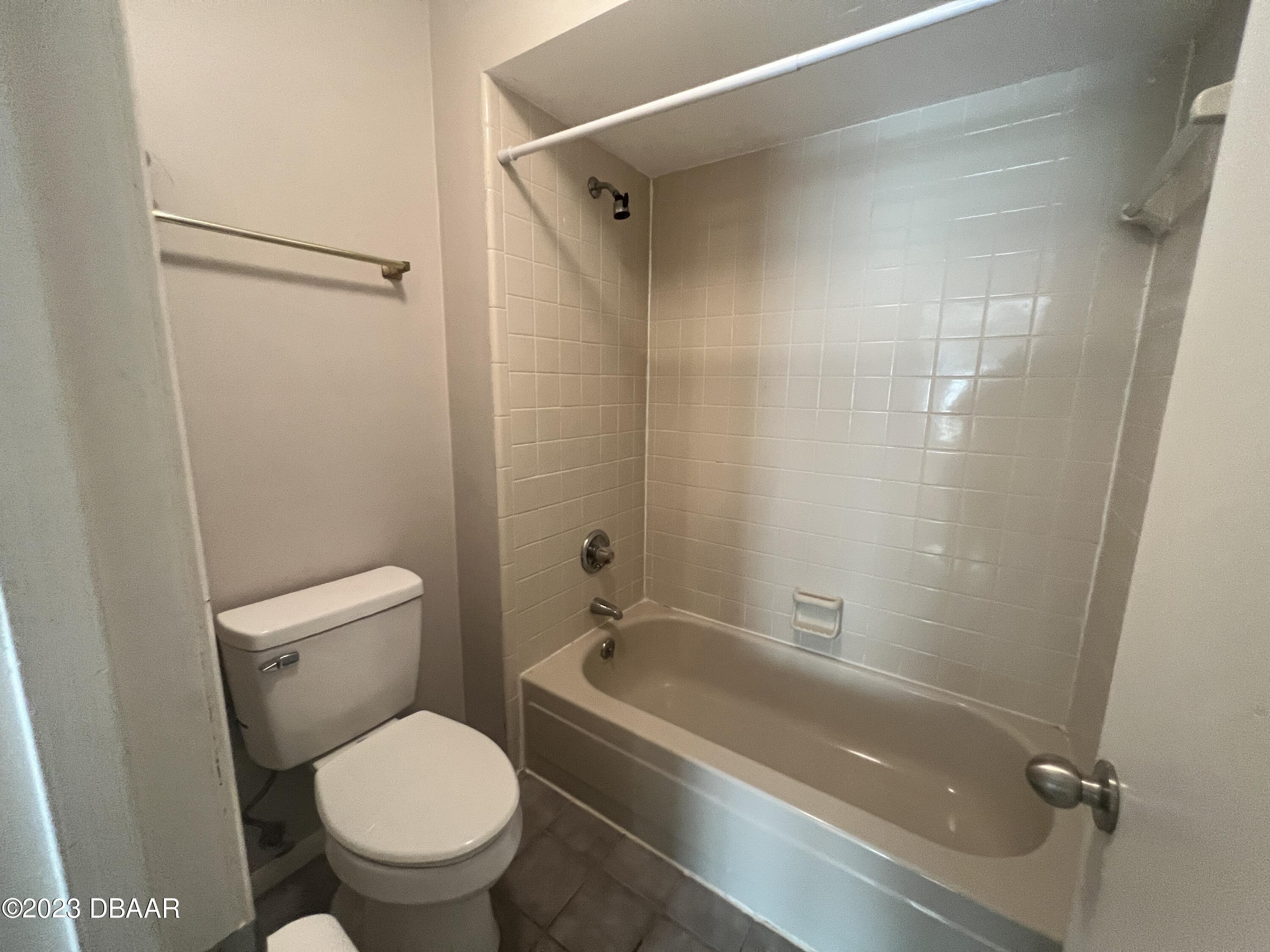 16 Oakwood Park Ormond Beach, FL 32174 - Photo 11 of 14 Master Bath