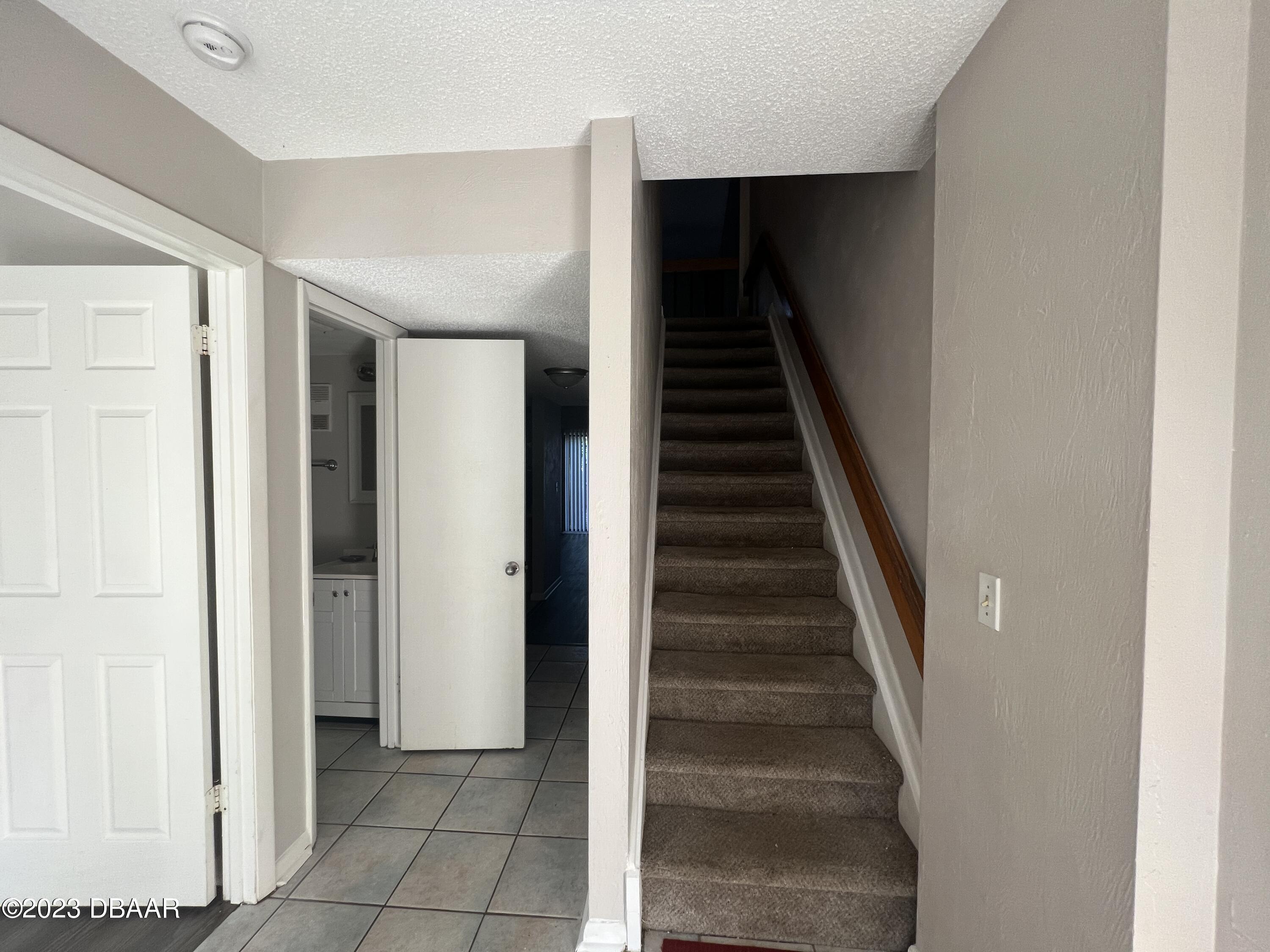 16 Oakwood Park Ormond Beach, FL 32174 - Photo 2 of 14 Entryway