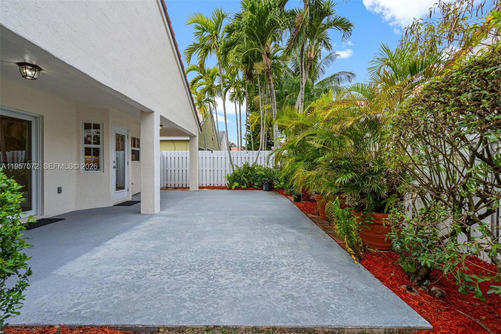 332 Bridgeton Road Weston, FL 33326 - Photo 39 of 55