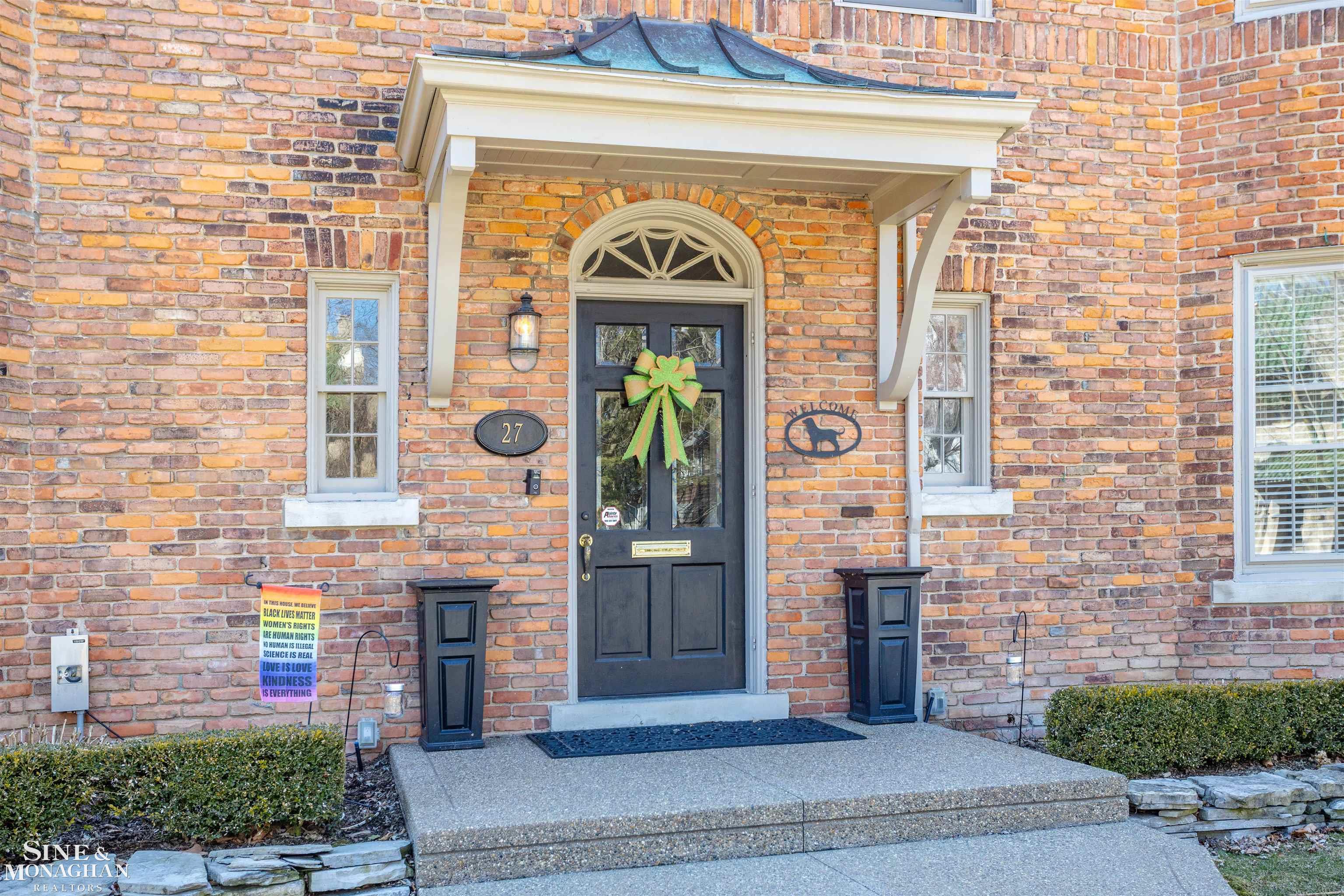 27 Beverly Road Grosse Pointe, MI 48236 - Photo 2 of 99 50168461-f1a51465-9b66-46d7-9b94-52c09b72fde1.JPG