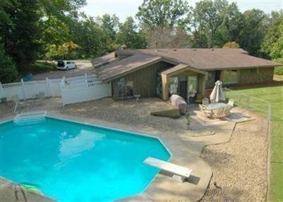 16521 Rynearson Street Buchanan, MI 49107 - Photo 24 of 29 16512 Rynearson pool when open