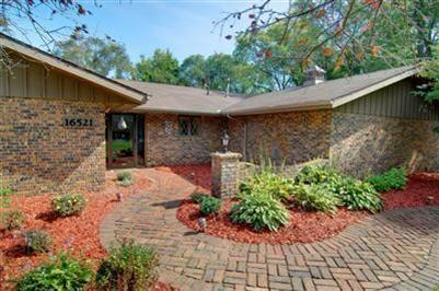 16521 Rynearson Street Buchanan, MI 49107 - Photo 4 of 29 16512 Rynearson front courtyard