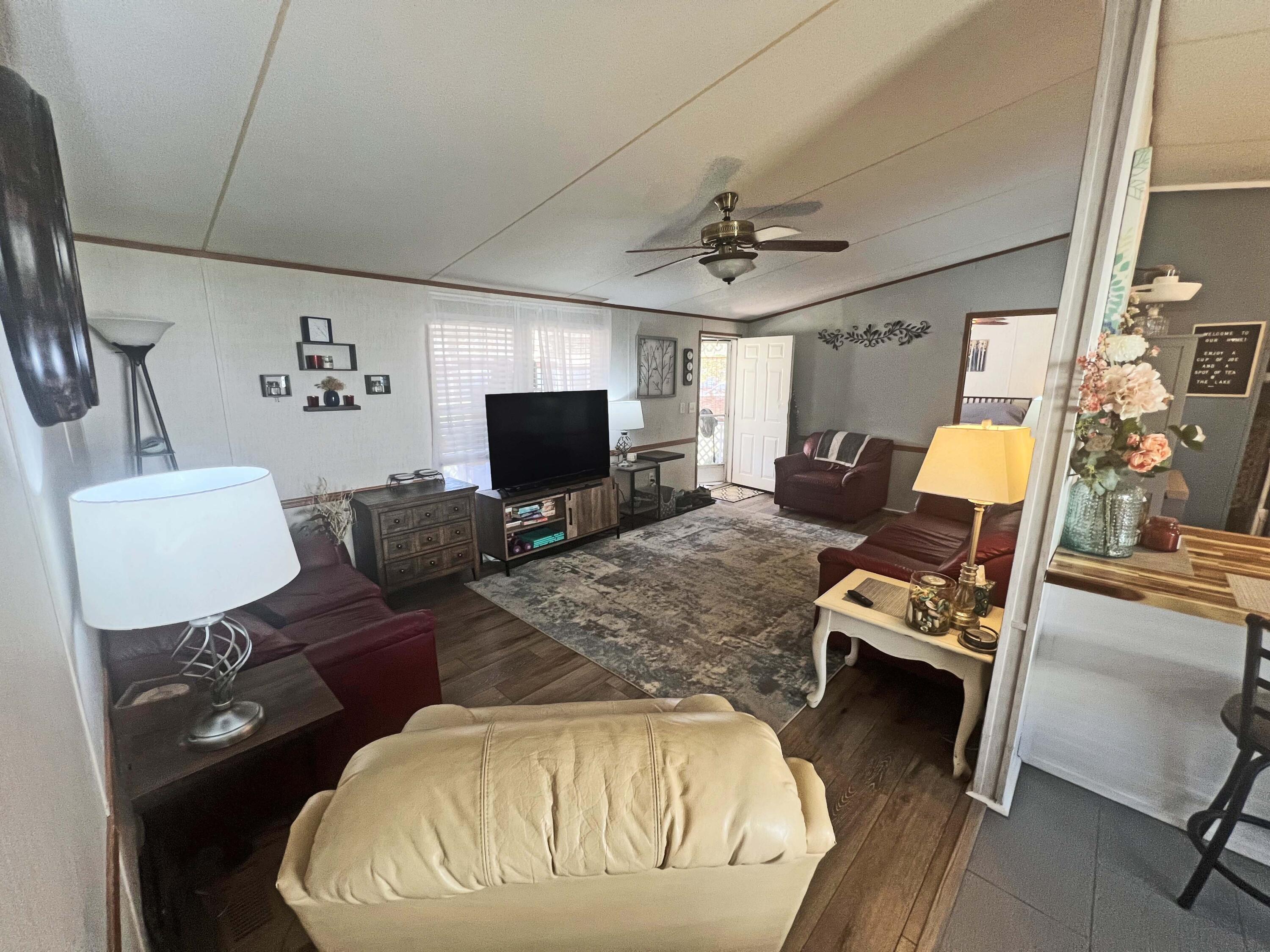 1135 Ralph Bell Road Summerton, SC 29148 - Photo 22 of 36 Living Room