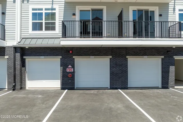 $2,550 | 6461 US-9 North, Unit #445, Howell, NJ 07731