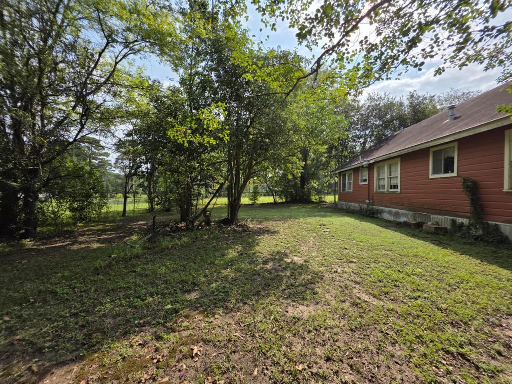 14816 Highway 84 Logansport, LA 71049 - Photo 5 of 21 a view of outdoor space and yard