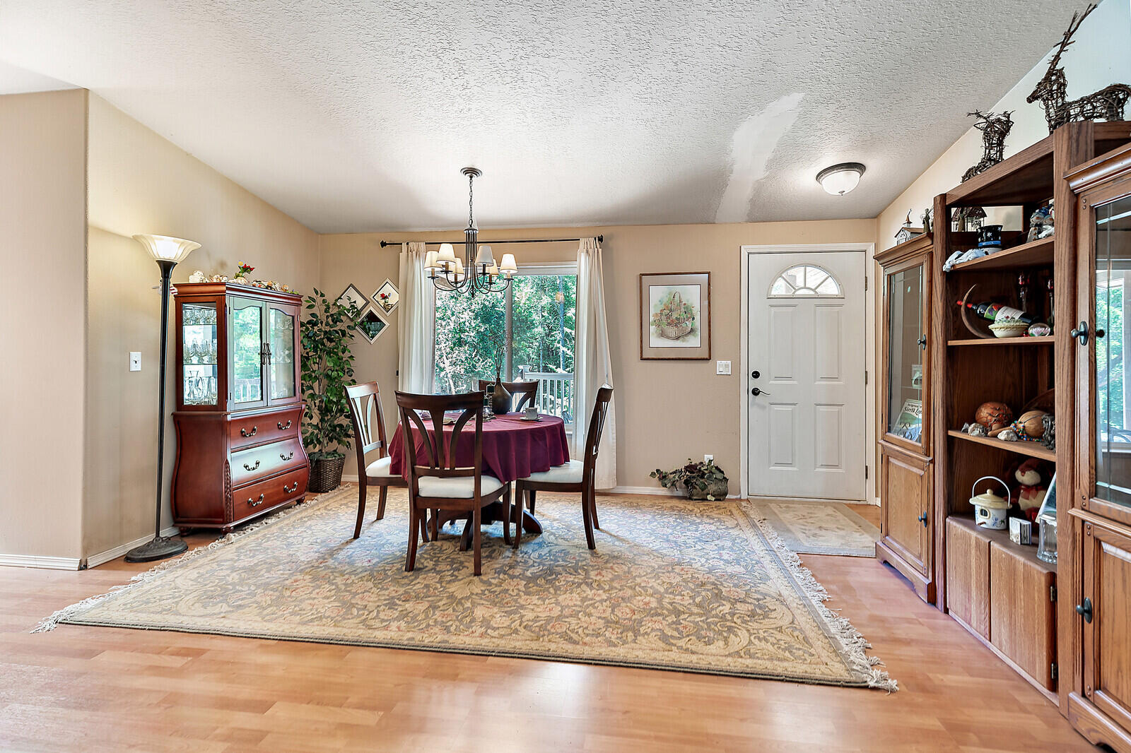 697 Peco Road Grants Pass, OR 97526 - Photo 9 of 55 35_PR_36_mls