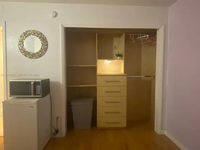 $1,100 | 19001 Northeast 14th Avenue, Unit 325, Miami, FL 33179